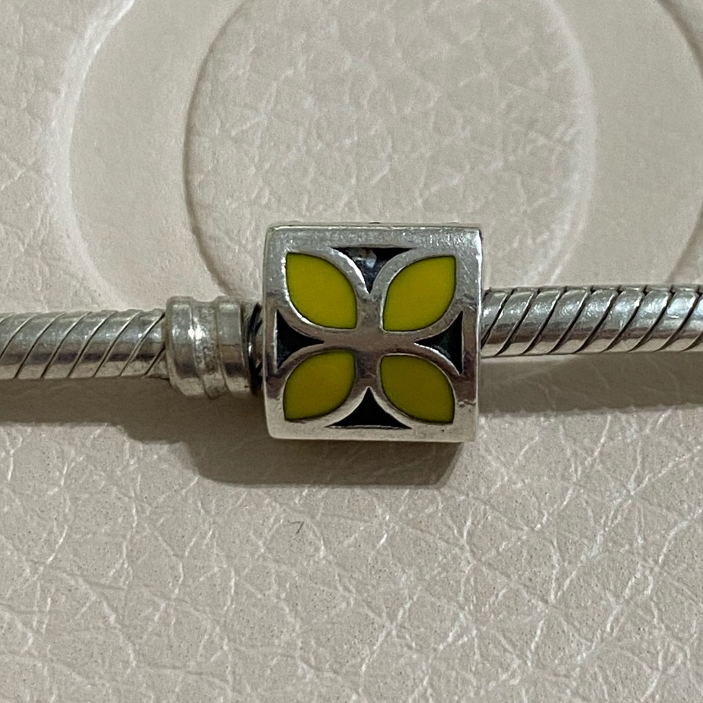 Pandora Charm Flower Retired Yellow !!